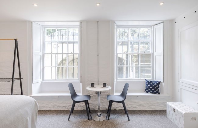 4 Berkeley Sq - YourApartment - Foto 6