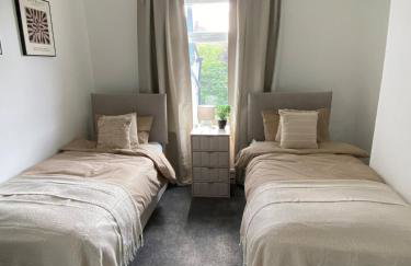 Slick Space for a Wigan Stay - 5 Minutes from M6 and M58 Motorways - Foto 7