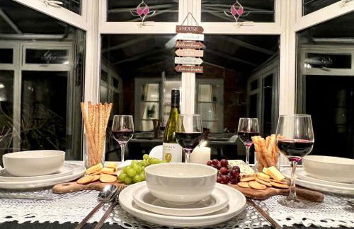 J&J stays 5 bedroom detached house in Peterborough with parking - Photo 47