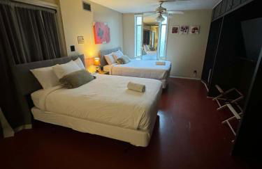 Midcentury Modern - Pool & Hot tub - Retro Retreat - Foto 17