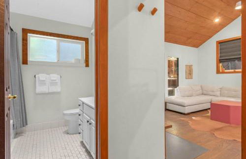 Artsy Retreat - Woodstove Grill and Patio - Foto 10