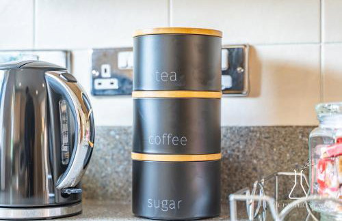 Luxury Birmingham City Centre Townhouse with BALCONY- Sleeps 10 - FREE Parking - Perfect for Contractors, Business Travellers, Families and other Groups - Near Bullring, Newstreet, Selfridges, NEC, NIA & Birmingham airport - Photo 20