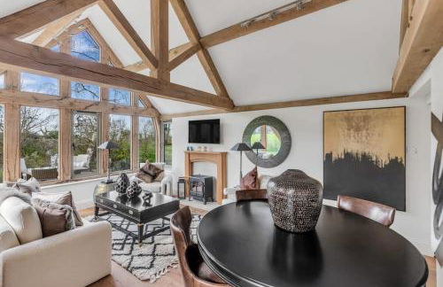 Hiron's Piece and Honeysuckle Cottage - with Hot Tub - Photo 47