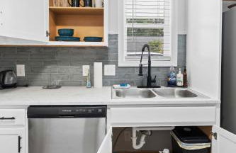 7 Min walk to Golden Belt - 4 Min Drive to Downtown - 7 to Duke - Photo 24