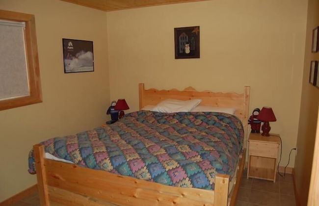 Creekview Court by Apex Accommodations - Photo 6