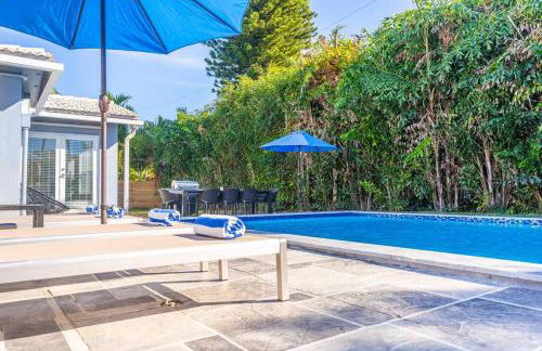 Villa Aura Heated Pool 4 Bedrooms 5 minutes to the Ocean - Foto 2