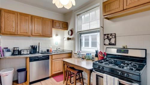 Lovely Near Loyola - Enjoy the Wonderful Outdoor Space and Sun Room - Room for the Whole Crew apts - Foto 3