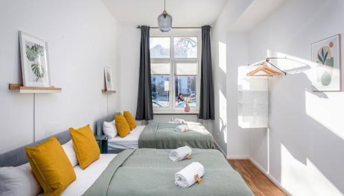 Sonnig & Helle Wohnung Alexanderplatz in 15min zu erreichen, Herthastraße sehr schön und groß für Gruppen geeignet - Foto 3