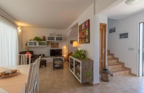 Villa 8, chalet pareado con jardín y piscina - Foto 2