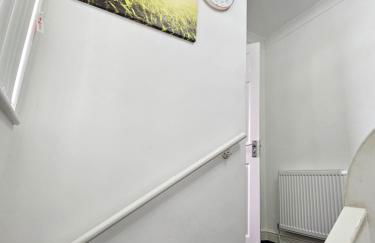 Spacious 3 Bed House with Garden,On-site Free Parking,WIFI - Foto 19