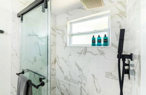 Renovated 3B 2BA, oasis yard Hot tub - Foto 21