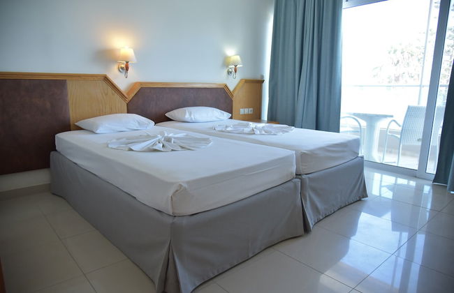 Bristol Sea View Apartments - Photo 4