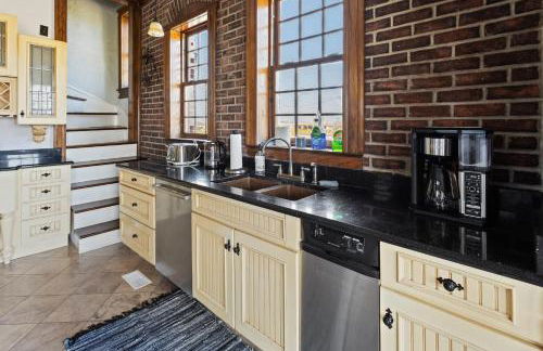 Grand Historic 8BR 6 5BA Mansion Waterfront Decks - Foto 14