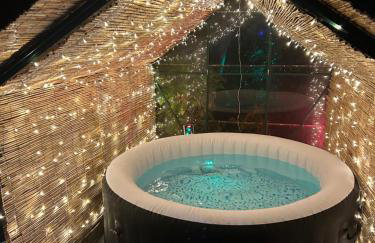 Bumble Bee Cottage - Photo 2