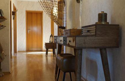 Großzügige Wohnung mit Terrasse und Gartenzugang - das komplette Erdgeschoß - Foto 1