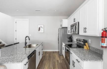 Landing Stylish 2BD Pool Courtyard - Foto 10