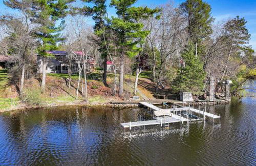 Lake Wissota Home with Private Dock and Fire Pit! - Foto 2