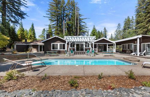 6 BR 4BA Redwood Retreat w Pool - Foto 1
