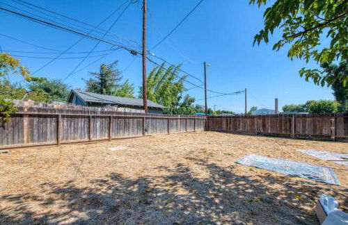 Fun City Haven Spacious Retreat in Fresno - Foto 19