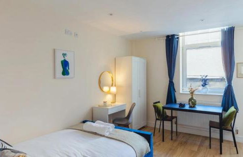 Crendon House Cosy Studio - Sleeps 2 & Kitchen - Photo 16