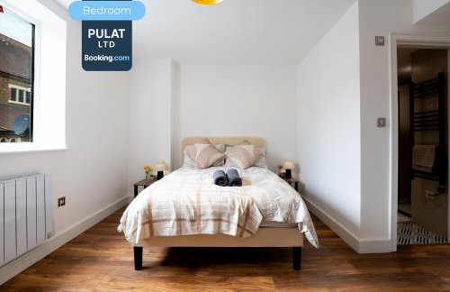 3BR Flat By Pulat Short Lets & Serviced Accommodation London With Pool Table, SmartTV & AC - Foto 8