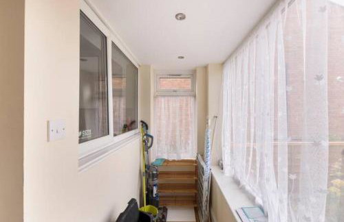 Overbury Lodge, Birmingham with FREE Parking - Photo 36