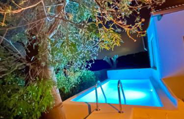 Villa Only Adults 2 Pax · Piscina Privada · A/C · WIFI · BBQ - Foto 8