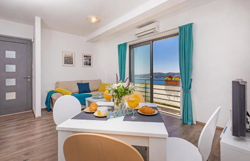 Apartmani D & J with Heated Pool & Stunning Sea View - Photo 131