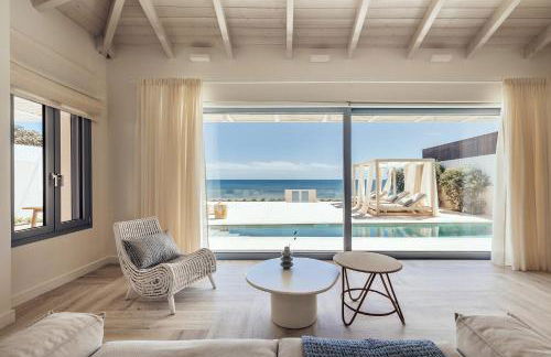 Salty Angel Sea Front Villa - Photo 15