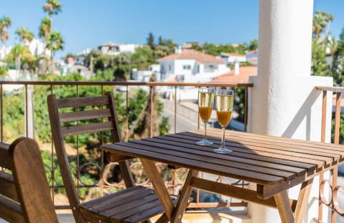 Host Wise - Lively Charming Apartment w Pool - Foto 15