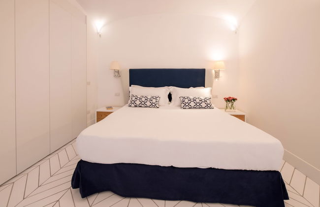 Luxury Villa with Penthouse, Pools and Sea View - Photo 7