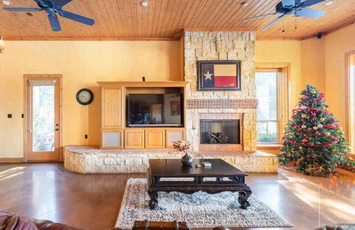 Texas Ranch House with 5 Bedroom and Fish Pond - Foto 20