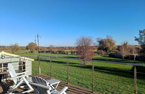 Countryside 2 Bed Bungalow with Stunning Views Free WiFi and Parking Ideal for Business and Leisure - Photo 35
