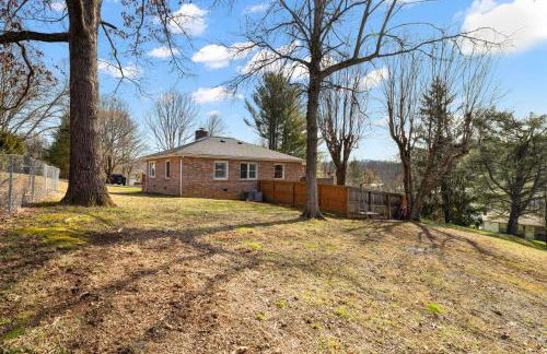 3BR house minutes from speedway & downtown - Foto 40