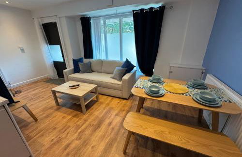 Stretford Apartment - Sleeps 6 - WiFi - Parking - Near Stadium - Foto 6