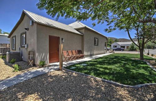 Newly Remodeled Home with Yard in Downtown Caliente! - Foto 24