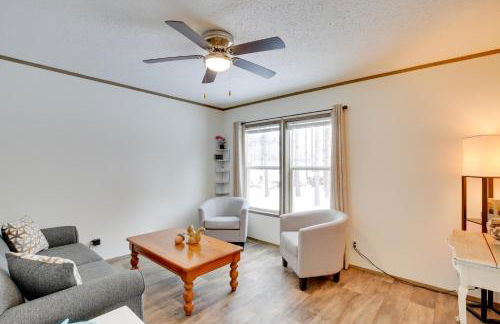 Stylish Chetek Hideaway with Lake and Dock Access! - Foto 12