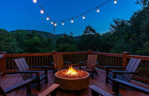 The Remedy at Blue Ridge - mountain view cabin with hot tub and two fire pits - Foto 9