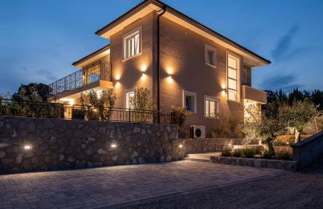 Villa with nice pool, luxuriously furnished, quiet area - by TRAVELER tourist agency Krk ID2389 - Foto 44