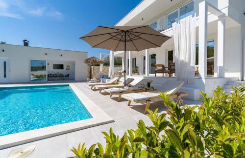 Villa Zen with 4 bedrooms, private 32 sqm pool, summer kitchen, 7 km from the beach - Photo 5