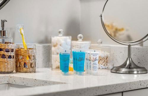 All King Beds & TVs in Every Room, Perfect for Large Groups - Foto 9