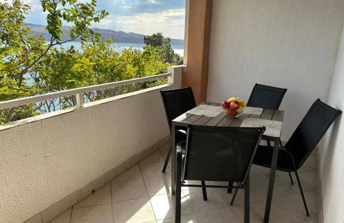 Apartmani Karlobag - Foto 1