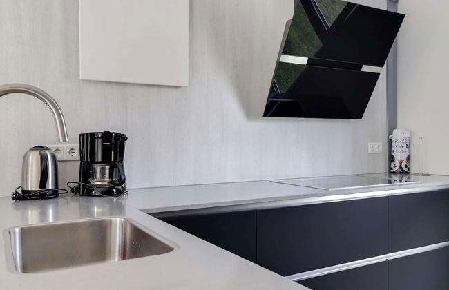 Lakeside Luxury; Sauna & Hot Tub - Photo 16