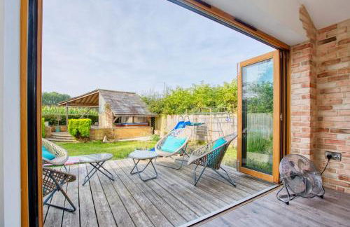 Countryside Retreat with Hot Tub - Photo 4