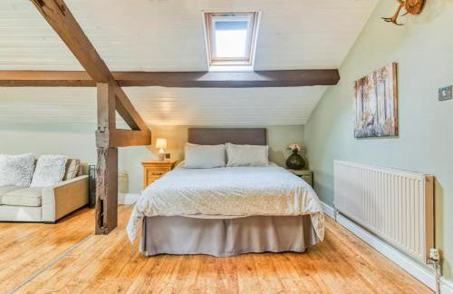 The Hurst Coach House - Photo 16