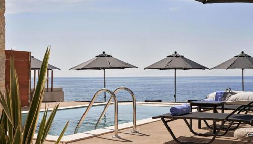 Beachfront Alassa Villas w Private Pools Complex - Foto 2