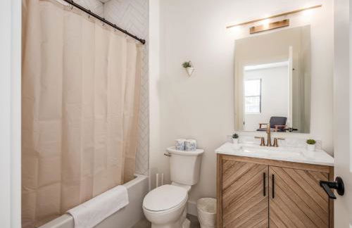 Modern Luxury 4BR 3 5BA Oasis in Historic Old Town East PD - Foto 25