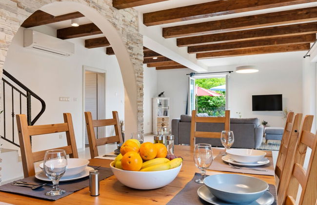 Quaint Holiday Home near Buzet with Terrace - Foto 34