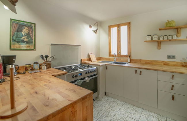 Cozy Oasis With Lovely Backyard in Fethiye - Foto 5