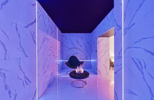 Jacuzzi LoveAparts Marki Romantic Getaway - Photo 15